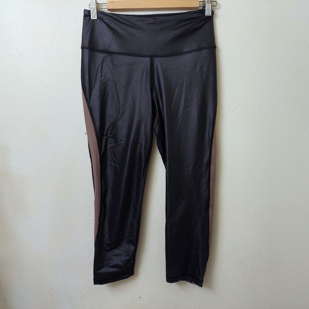 Victoria's Secret Sport Total Knockout Crop  Leggings Black With Taupe S…